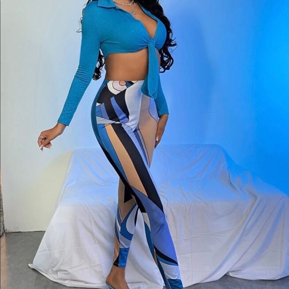 Knot Front Crop Top & Color Block Leggings